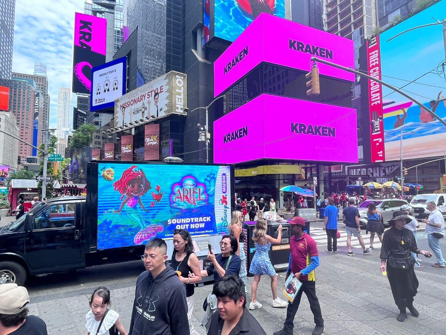 How Mobile Billboard Advertising Increases Brand Visibility